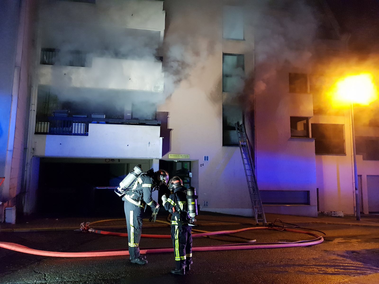 faits divers. Incendie rue des Ecoles à Forbach : une personne blessée,  trois autres intoxiquées
