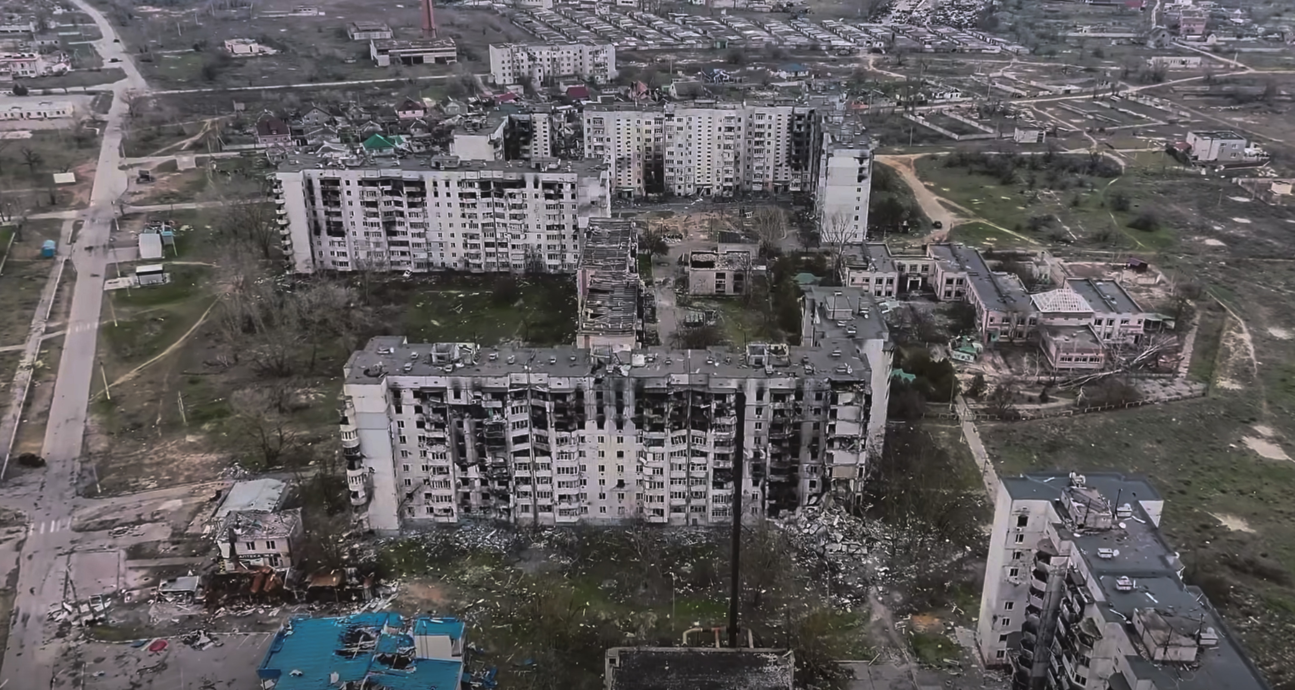À Oleshky, ville ukrainienne assiégée par les drones russes : "Nous devons  fouiller les caves de ceux qui sont partis pour trouver de quoi manger" -  La Libre