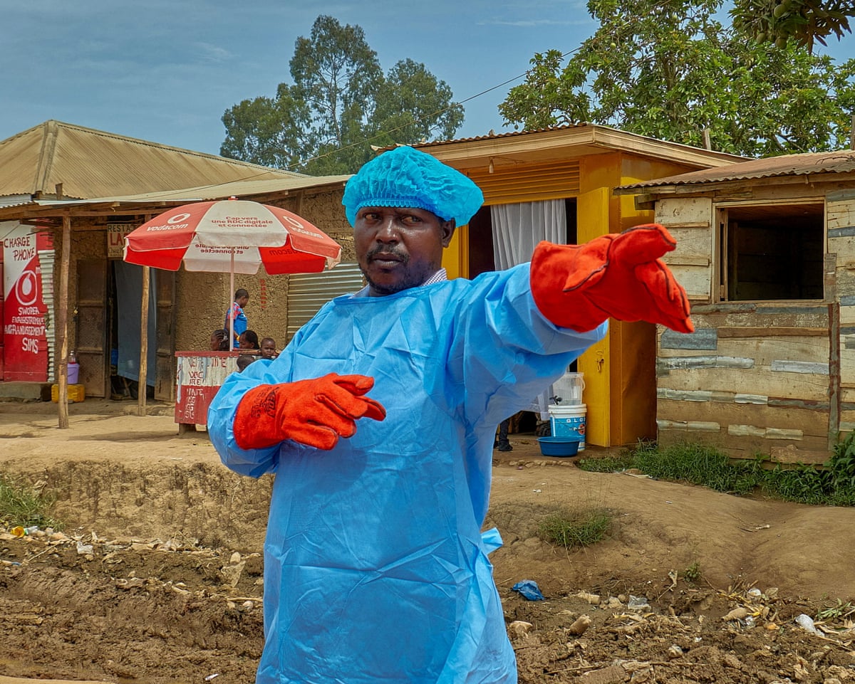 Suspected Ebola cases in DRC pass 900 as health workers face attacks and  shortages | Ebola | The Guardian