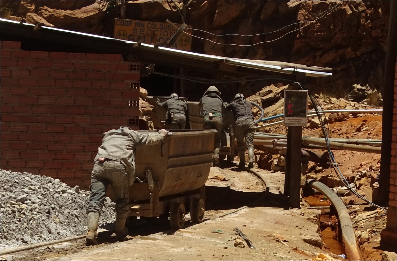 Les logiques du coopérativisme minier en Bolivie. Ancrages locaux, savoirs  et luttes sociales comme légitimités d'une activité contestée