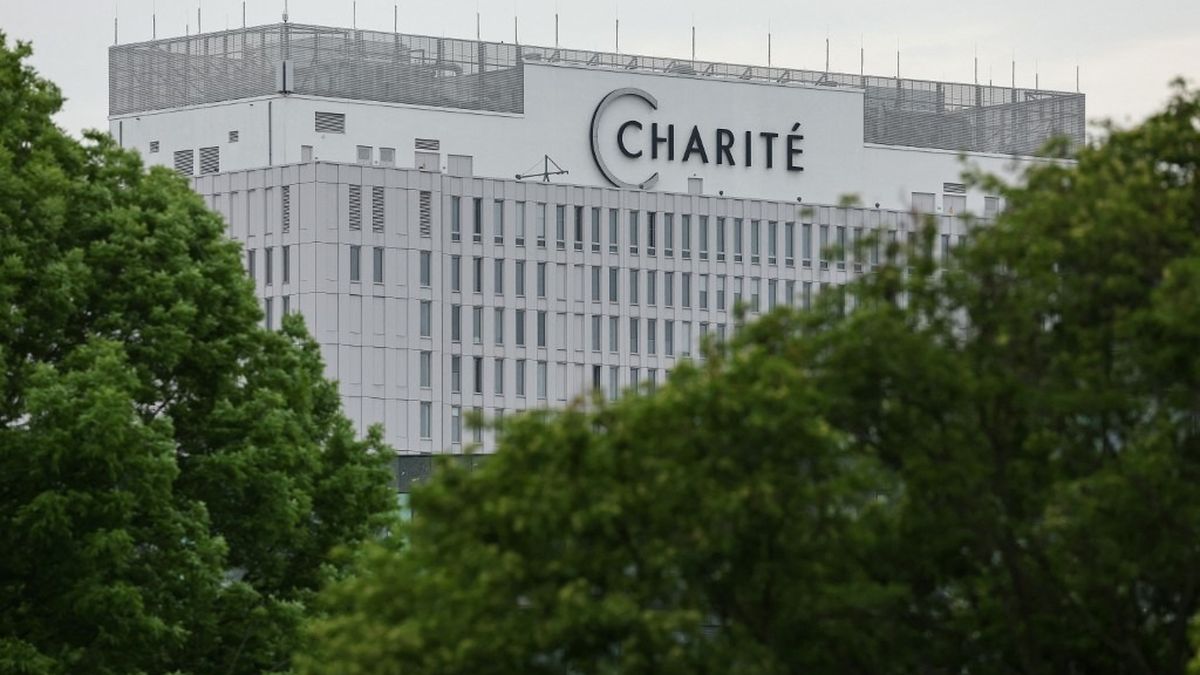 Le patient américain atteint d'Ebola, soigné en Allemagne, est guéri et a quitté  l'hôpital – franceinfo