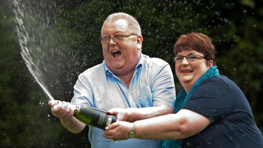 Colin Weir, le cinquième plus grand gagnant à l'EuroMillions, meurt  quelques mois après son divorce - La Voix du Nord