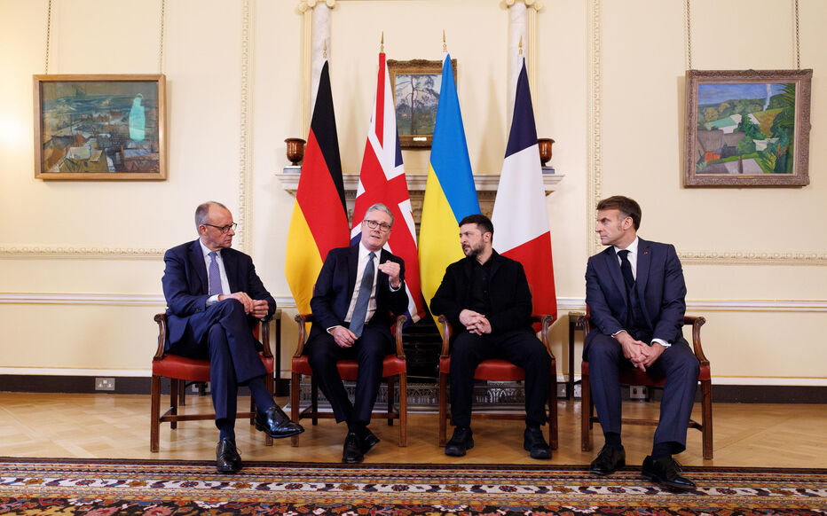 Guerre en Ukraine : Macron, Merz et Starmer rencontreront Zelensky dimanche  à Londres - Le Parisien