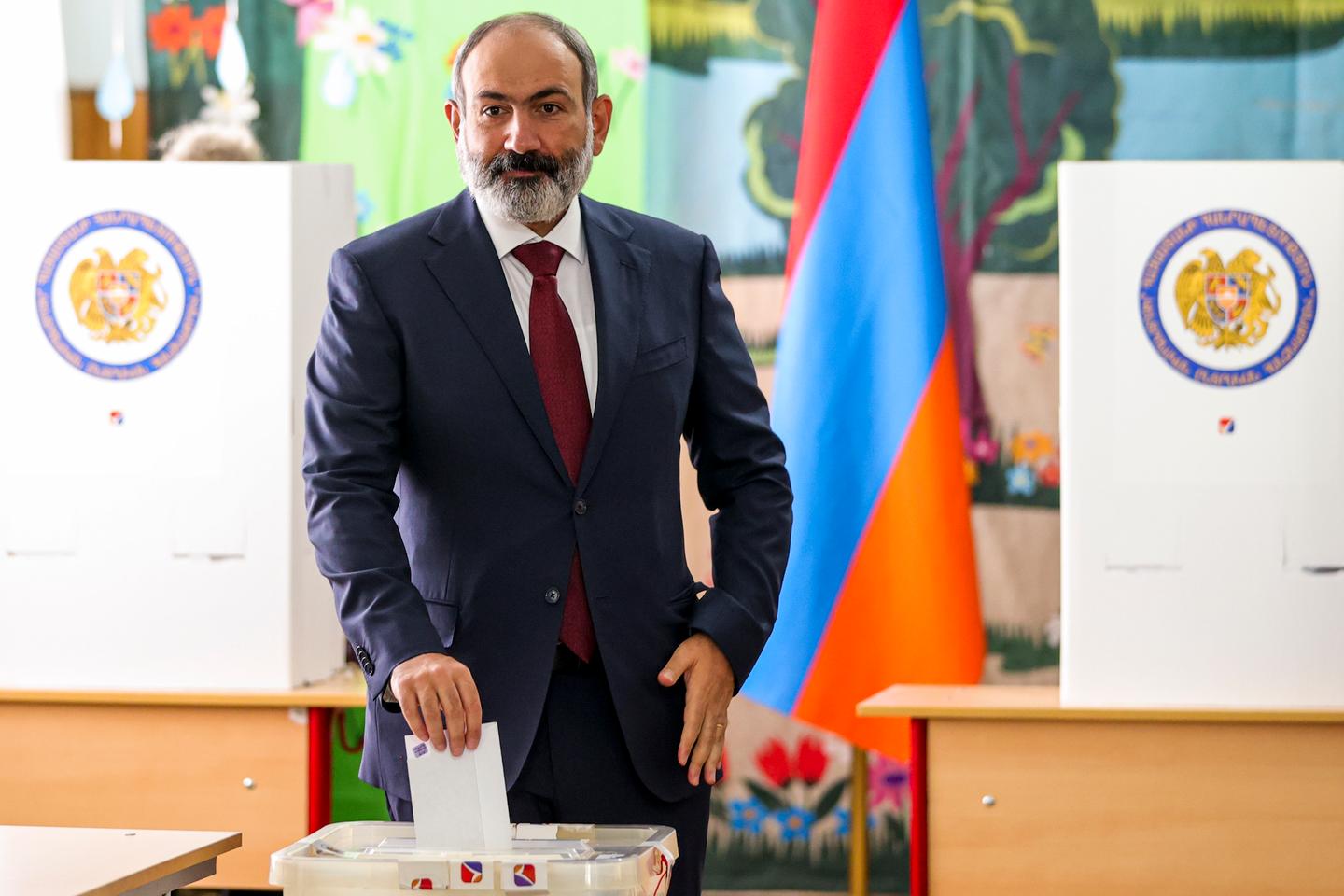 Législatives en Arménie : Nikol Pachinian largement vainqueur, son  adversaire conteste les résultats