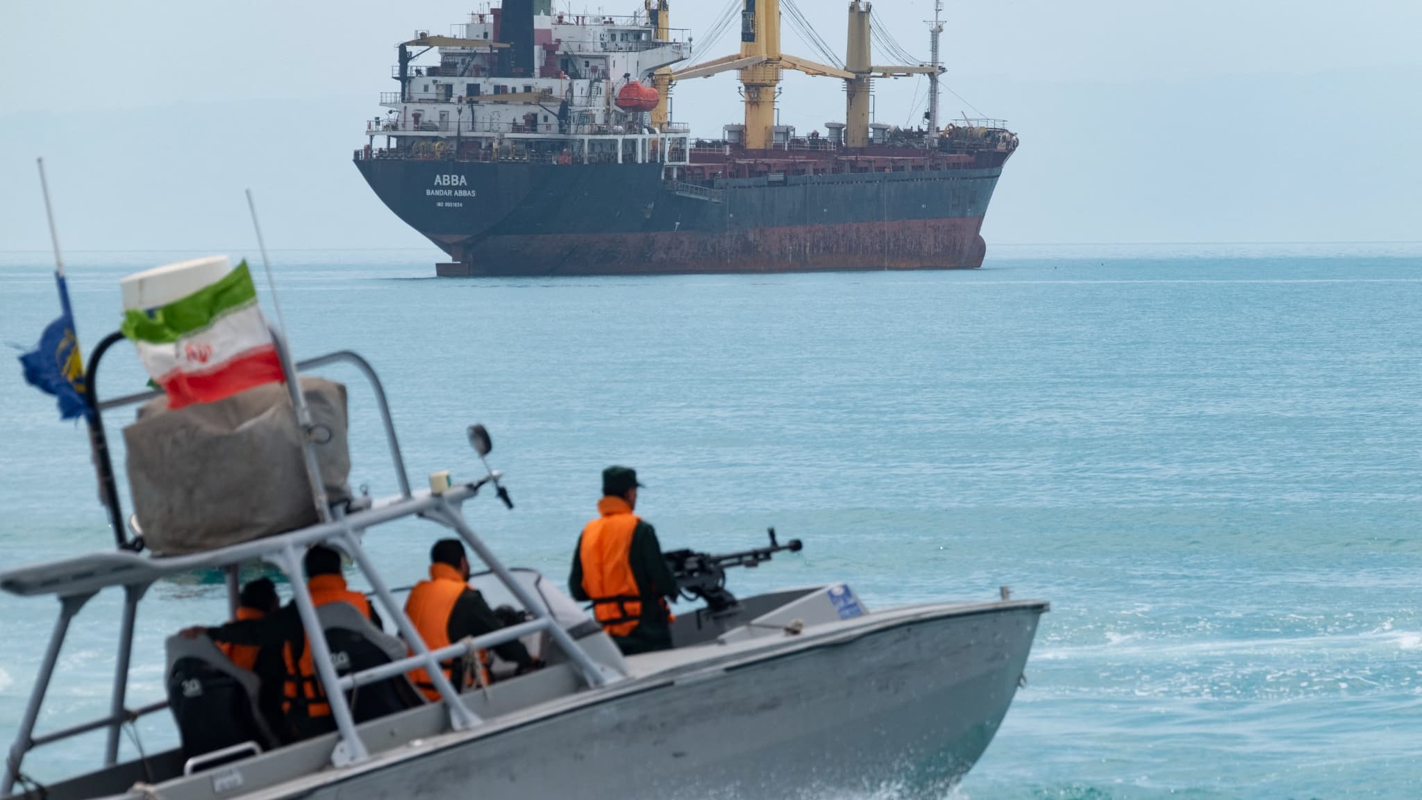 Les marins "ont des rémunérations élevées, ils assument le risque": cet armateur  grec se défend d'être "un pirate" en faisant passer des bateaux dans le  détroit d'Ormuz
