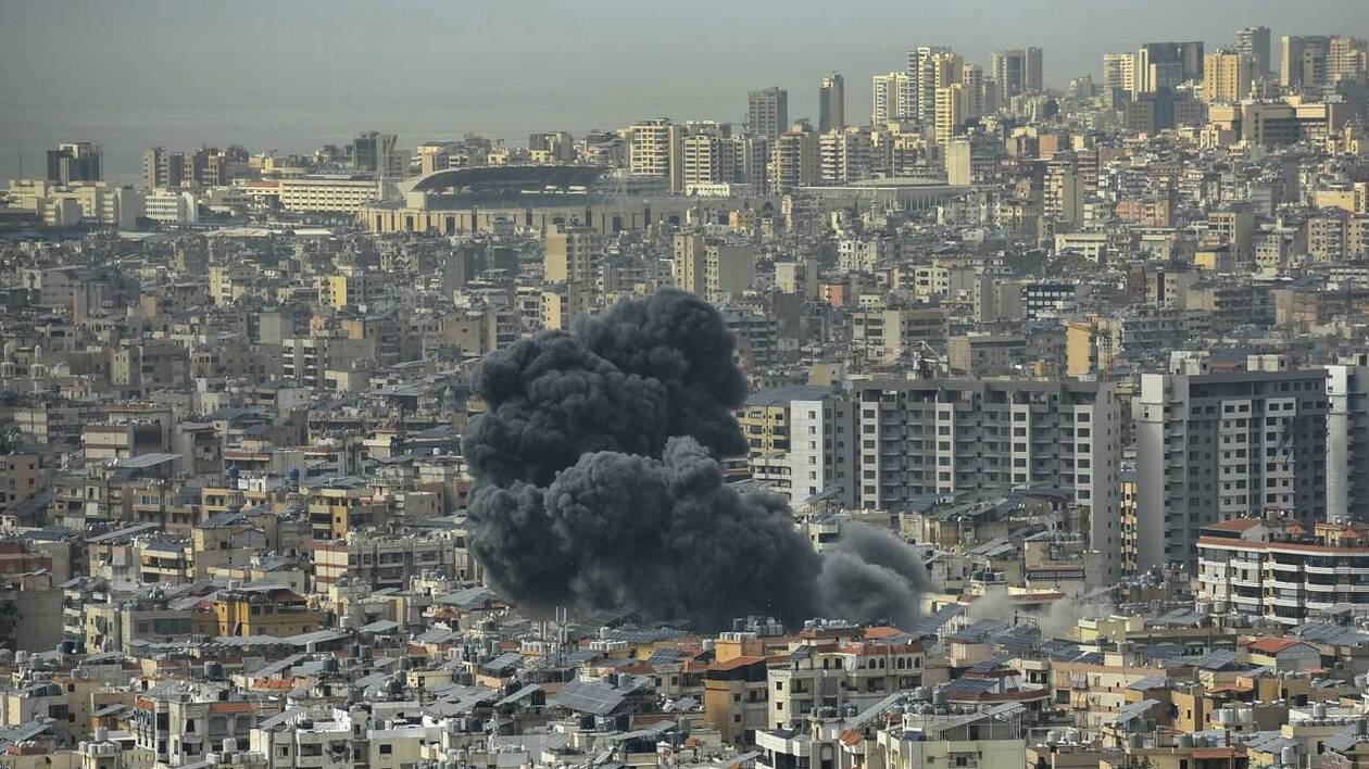 Israël bombarde la banlieue sud de Beyrouth pour la première fois depuis le  début de la trêve