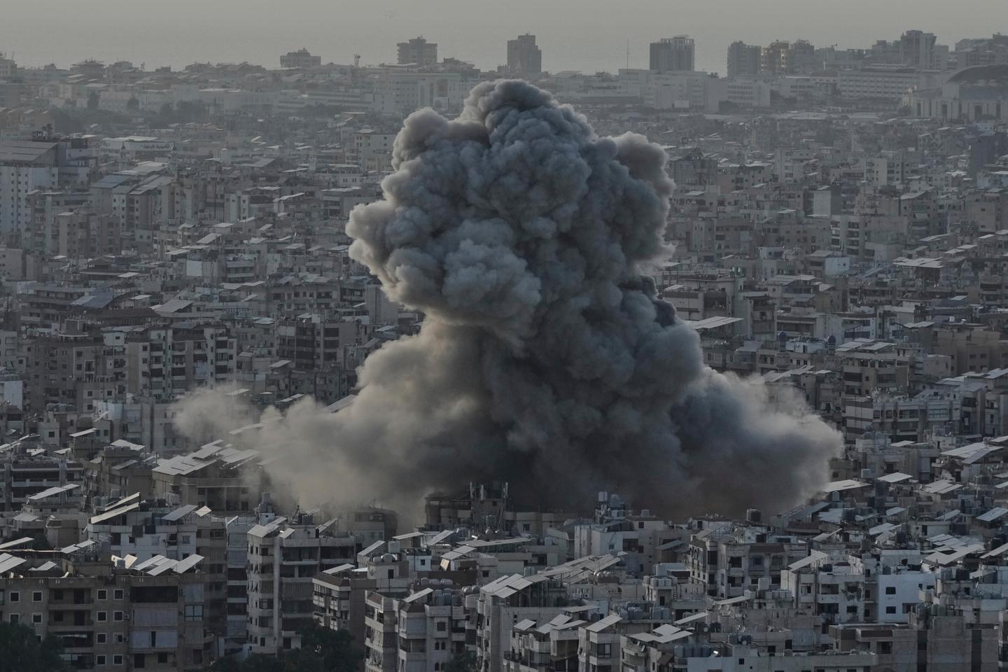 Liban : une nouvelle frappe israélienne sur la banlieue sud de Beyrouth,  malgré le cessez-le-feu, suscite la peur d'une escalade