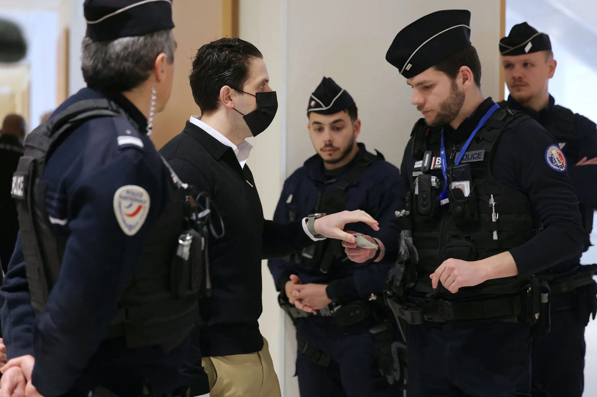 Au procès Athanor, l'assassinat du pilote automobile Laurent Pasquali  commandité via une loge maçonnique | France Inter