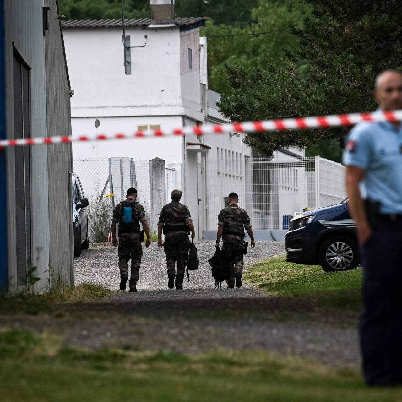 Affaire Lyhanna : le récit d'une semaine d'angoisse et de révélations  autour du principal suspect - France 24