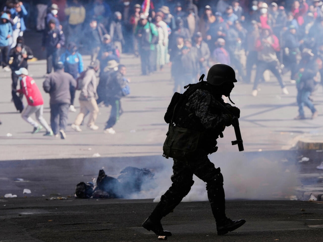 Bolivie: le Parlement ouvre la voie à un recours à l'armée pour contrôler  les manifestations - RFI