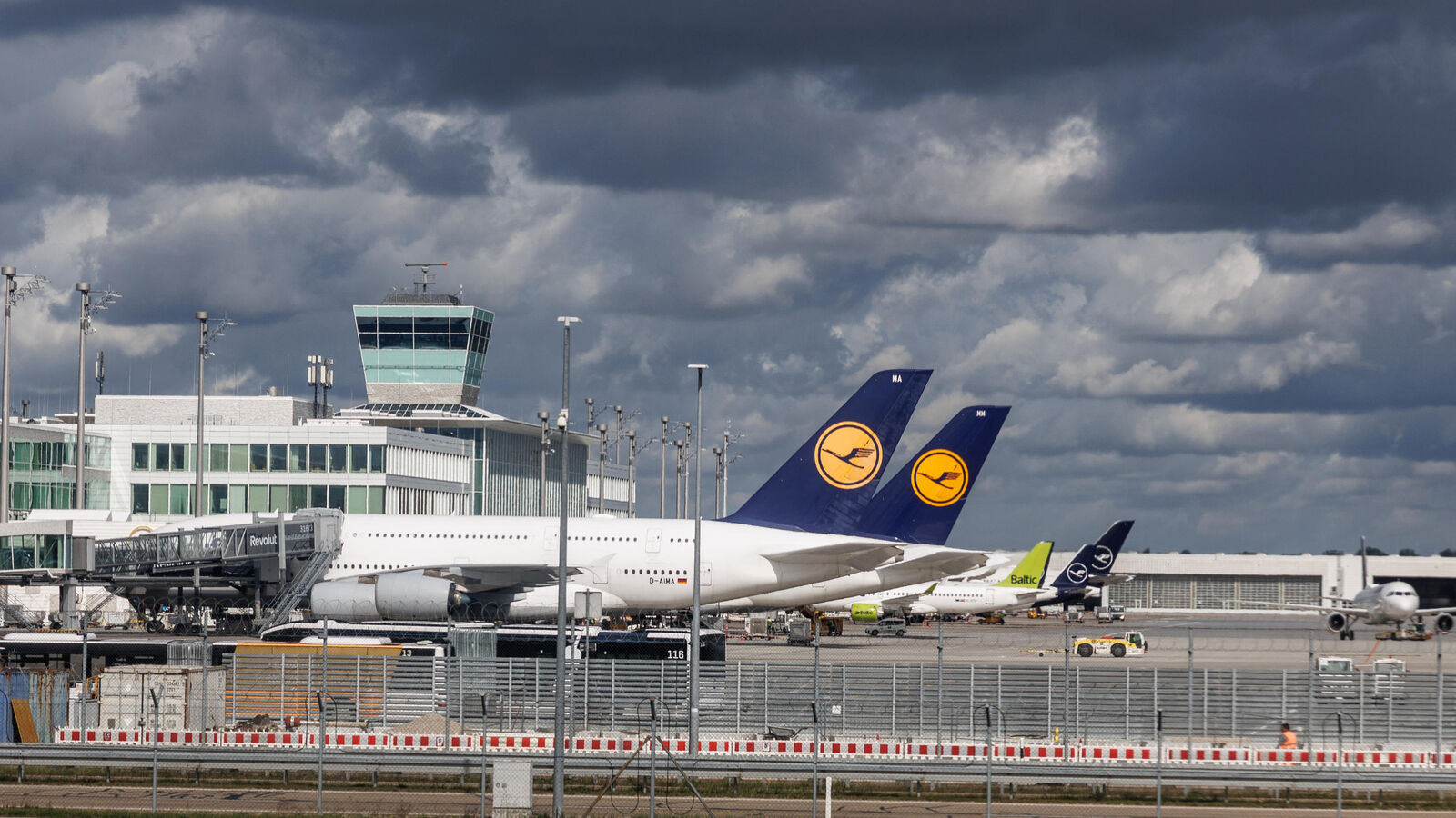 Le trafic aérien brièvement interrompu à l'aéroport de Munich après le  repérage d'un drone - Le Parisien