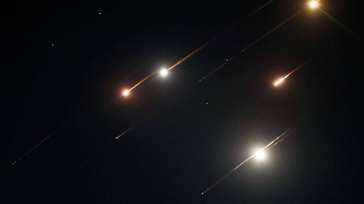 Israël mène des frappes à Téhéran, l'Iran recommence à « tirer des missiles  »