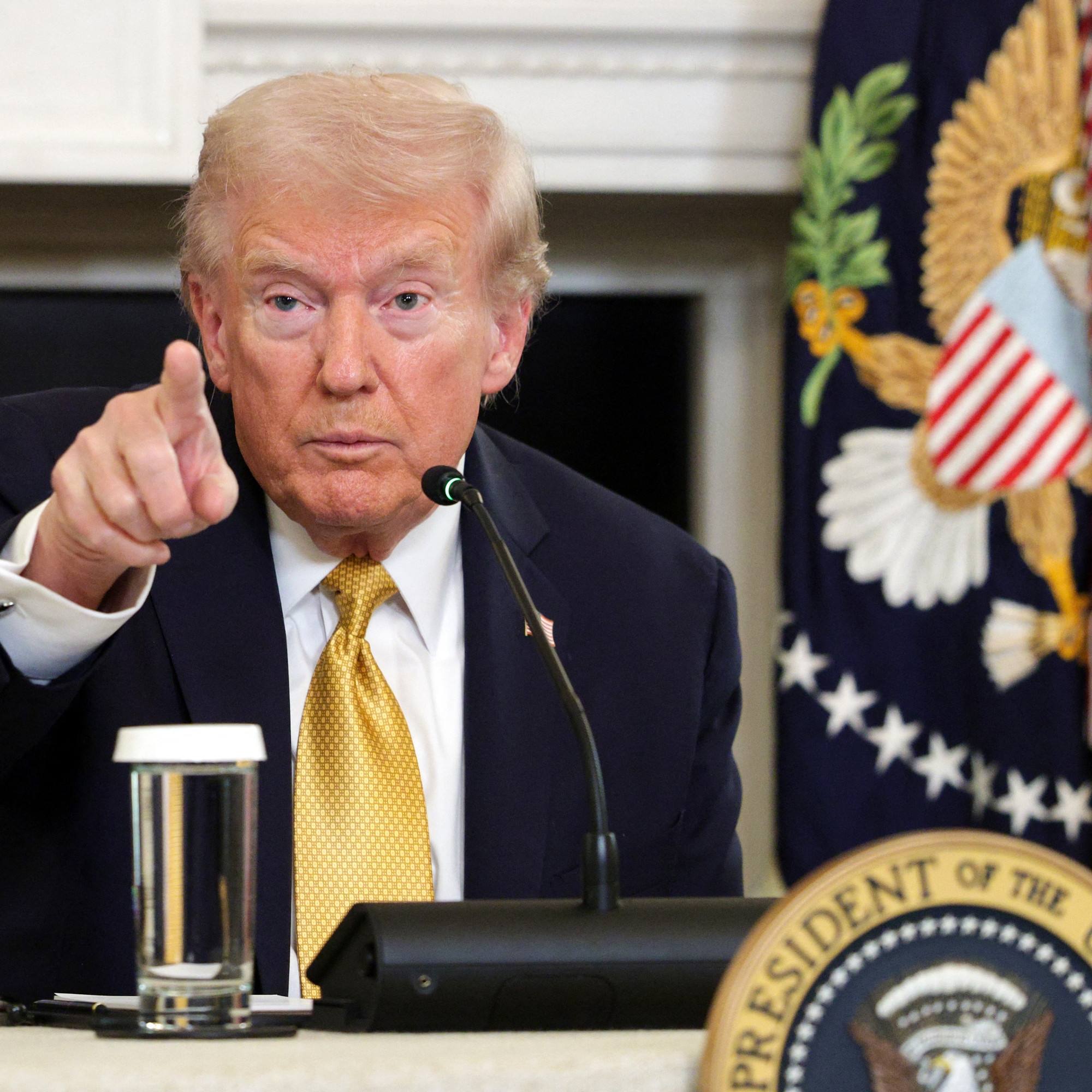 VIDÉO - "Bel accent, mais je ne comprends pas un mot" : Donald Trump  déconcerté par la question d'une journaliste française