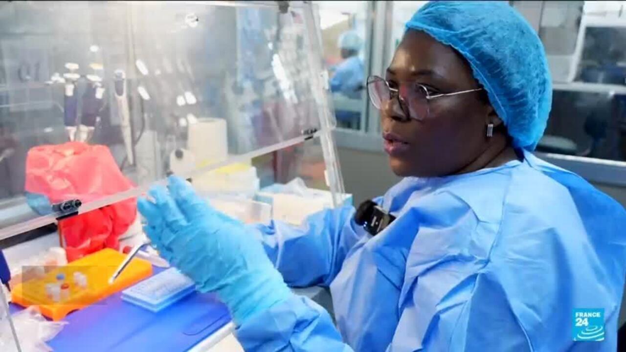 En RD Congo, la lutte contre l'épidémie d'Ebola s'organise - France 24