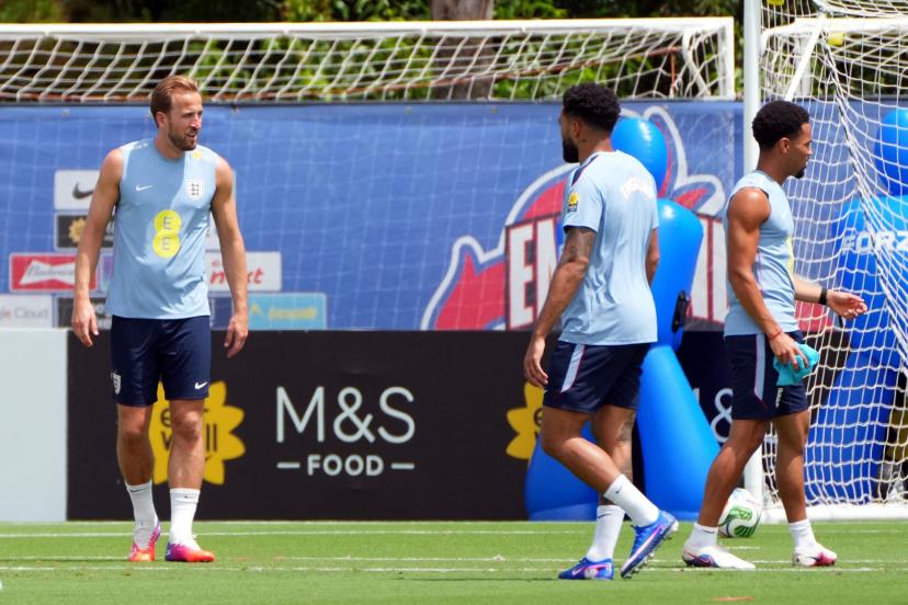 Neuf blessés après une fusillade proche du camp d'entraînement de  l'Angleterre pour la Coupe du monde