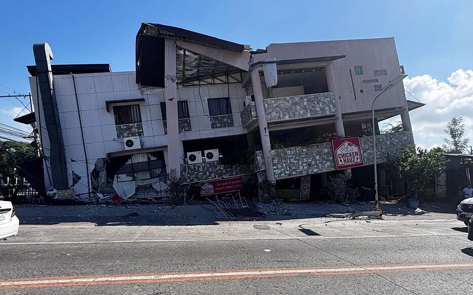 Seigneur, il s'est effondré ! » : quinze morts et un risque de tsunami, les  Philippines secouées par un séisme de magnitude 7,8 - Le Parisien