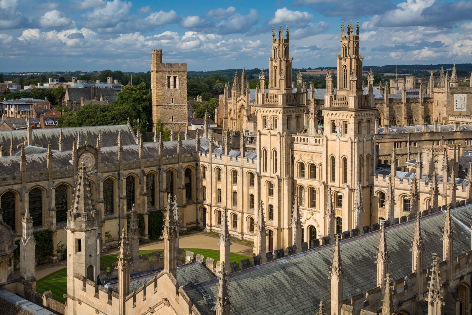 Pourquoi les étudiants d'Oxford avaient-ils un tel penchant pour le meurtre  ? | National Geographic | National Geographic