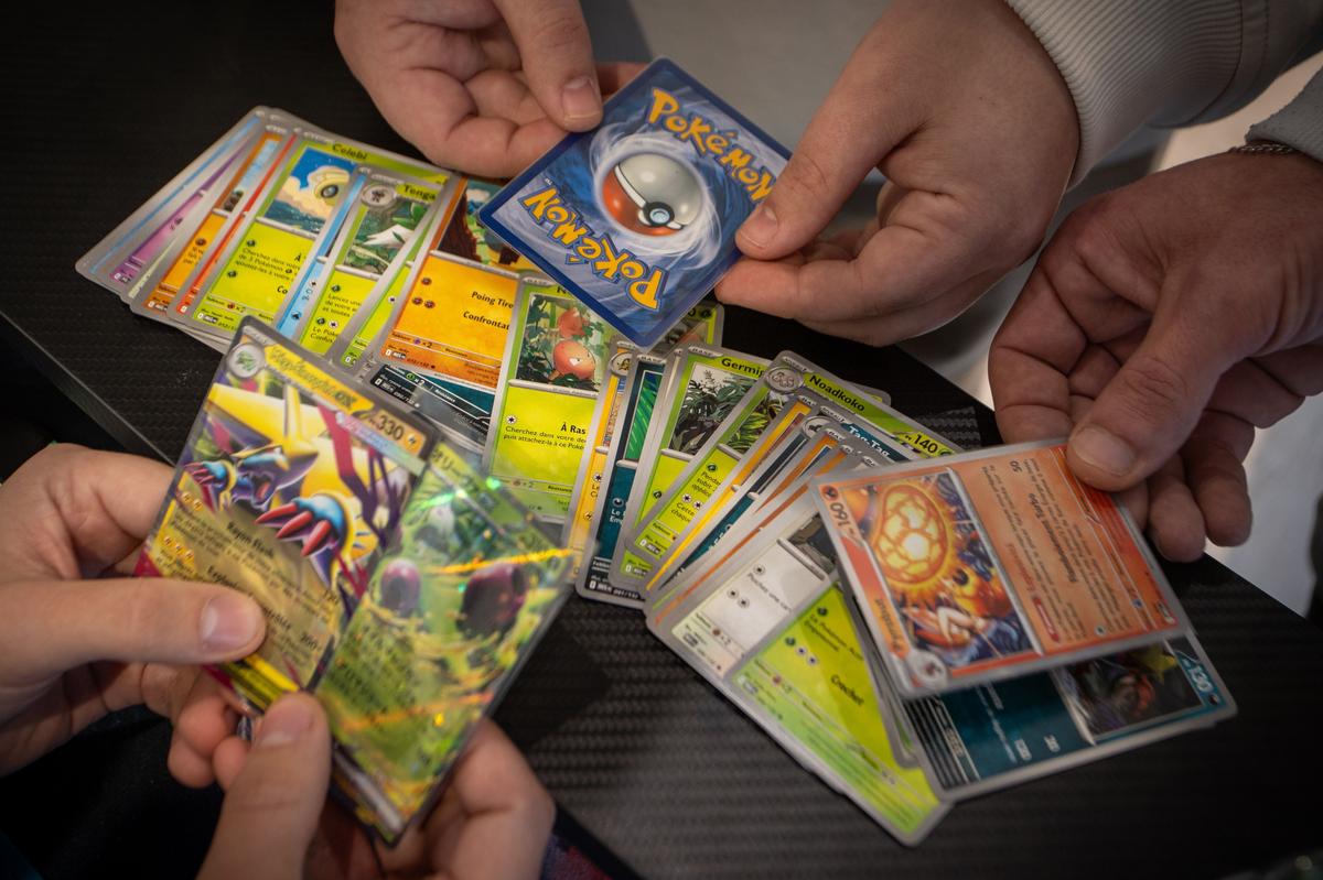 Spéculation, faux livreurs et contrefaçons : l'envers du décor Pokémon à  Angoulême - Charente Libre.fr
