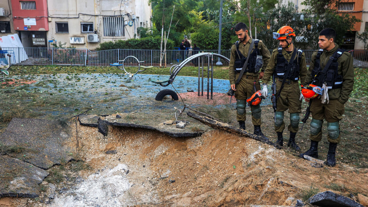 Israël: Tel-Aviv frappé par un «projectile» tiré depuis le Yémen, les Houthis  revendiquent l'attaque - RFI