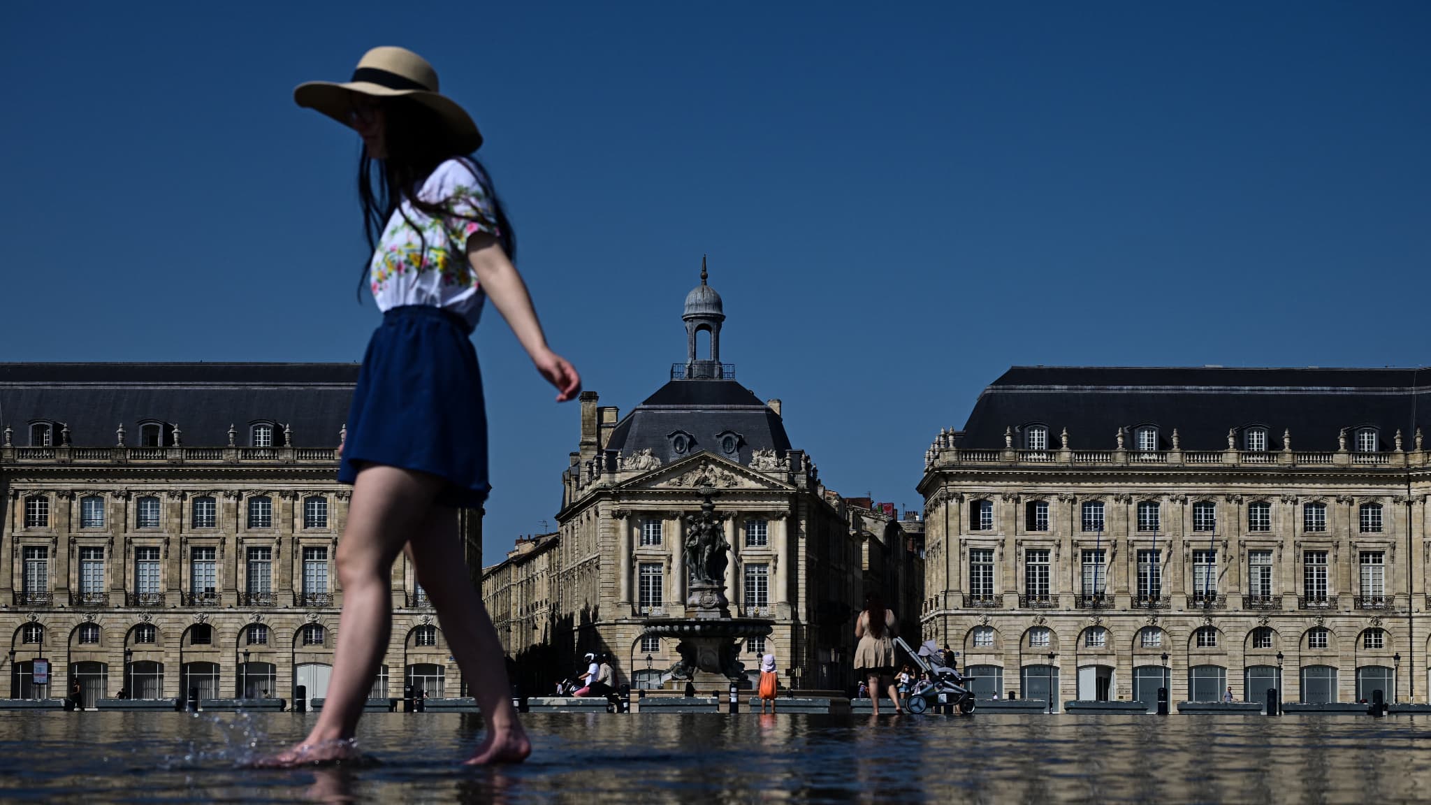La Gironde est dans le rouge: le département, en déficit de 100 millions  d'euros, a dû revoter son budget pour l'année 2026