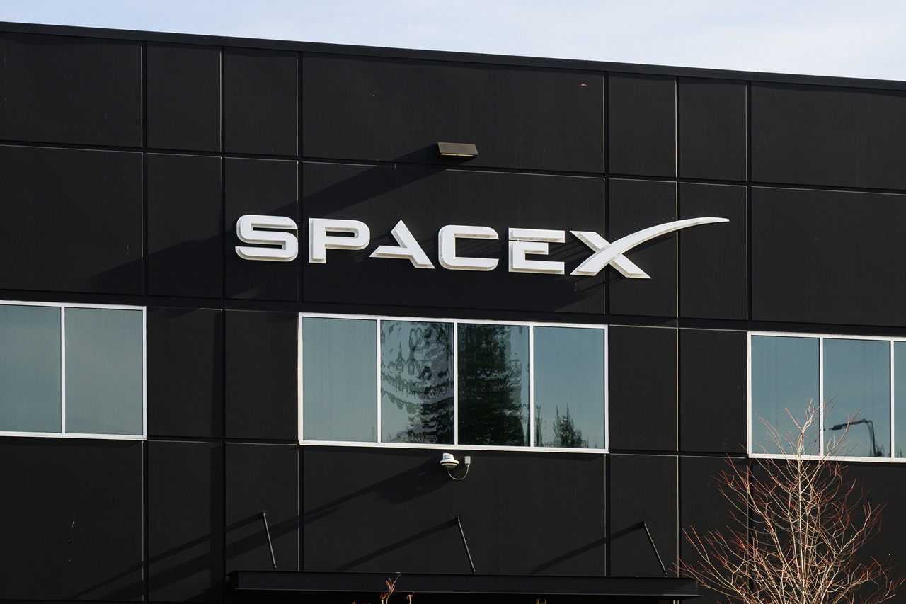 SpaceX dépose une demande d'introduction en bourse, selon des sources,  offrant aux investisseurs une participation dans les ambitions spatiales  d'Elon Musk - 01/04/2026 à 23:01 - Boursorama