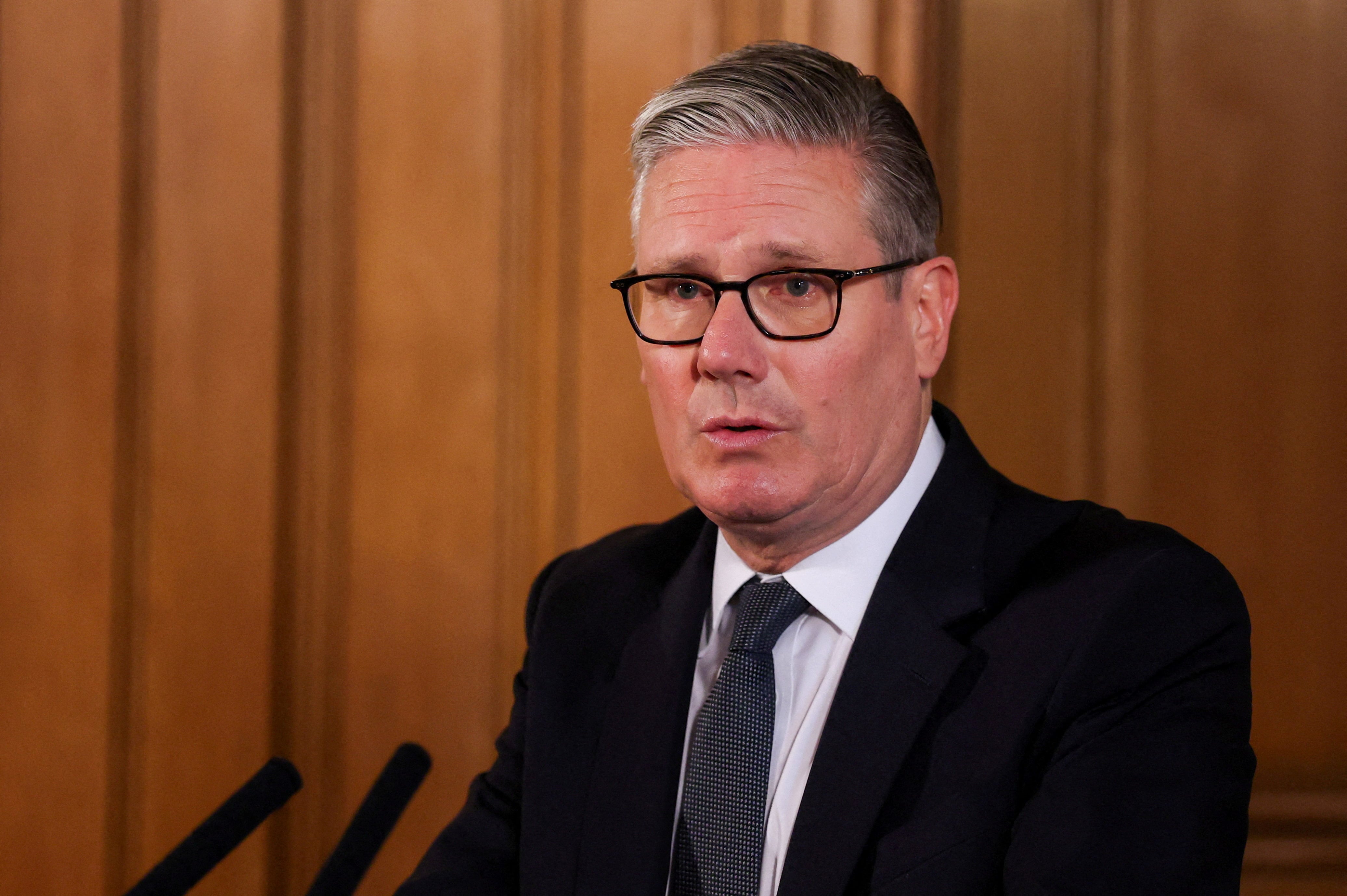 Royaume-Uni : Keir Starmer sous pression après la claque électorale du  Labour – L'Express