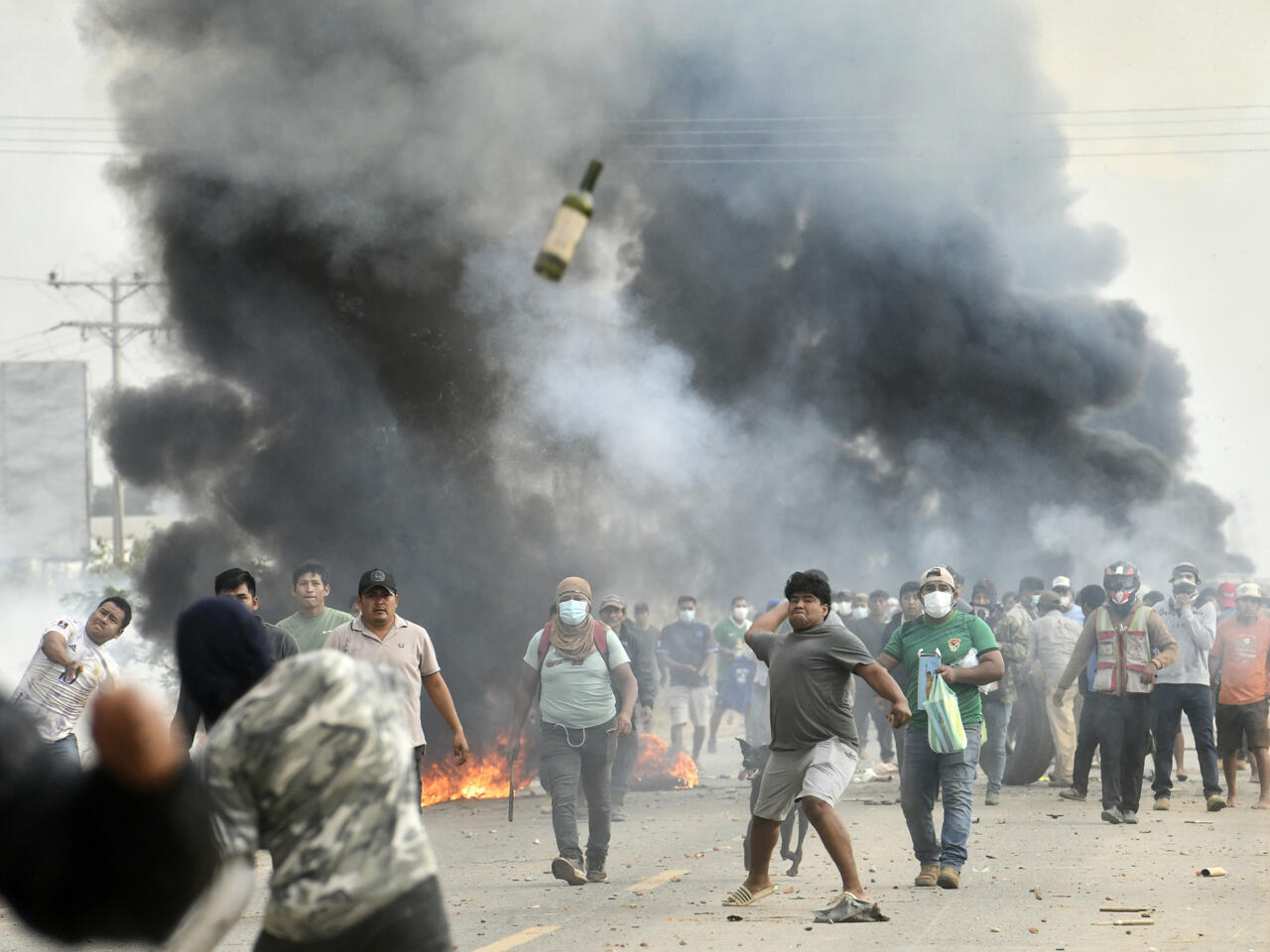 Bolivie : le président autorisé à recourir à l'armée pour lever les  barrages routiers