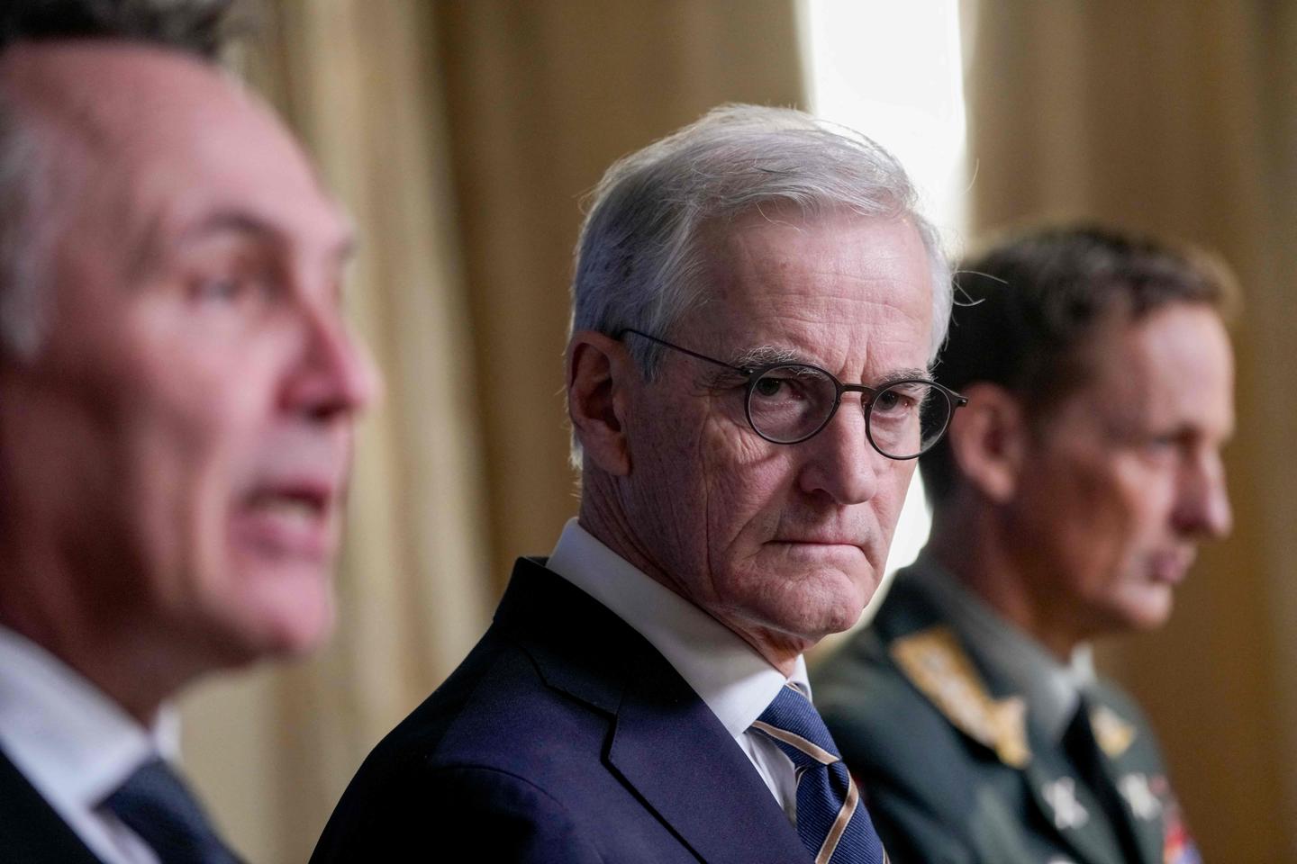 La Norvège va augmenter ses dépenses de défense de 10 milliards d'euros  d'ici à 2035 pour faire face à une situation sécuritaire « plus sérieuse et  imprévisible »