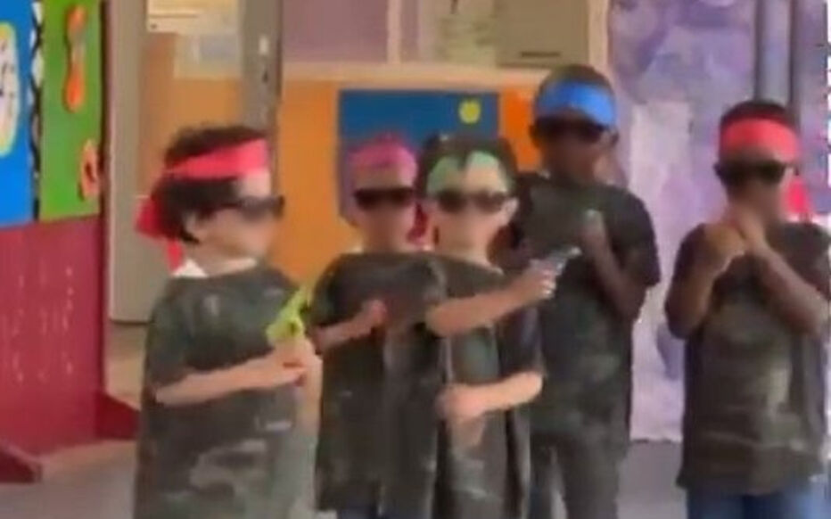 🇫🇷🎓 FLASH | Le ministre de l'Éducation nationale juge « choquantes » les  images d'un spectacle de fin d'année organisé dans une école maternelle de  Montreuil, où de jeunes enfants apparaissent en