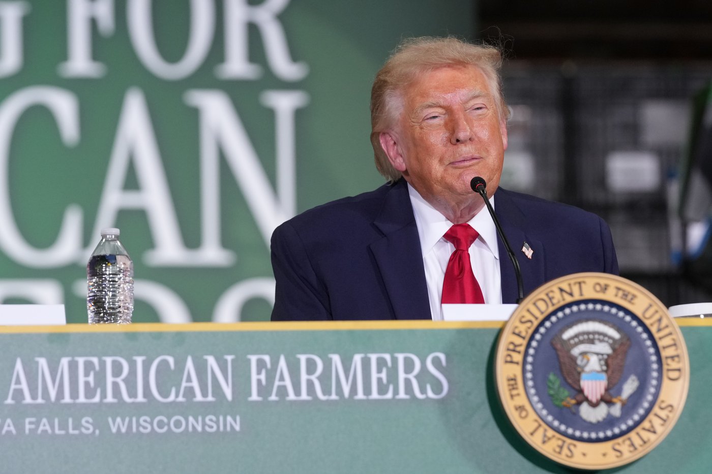 Trump prétend avoir respecté son slogan «Pas de nouvelles guerres» - Yahoo  Actualités France