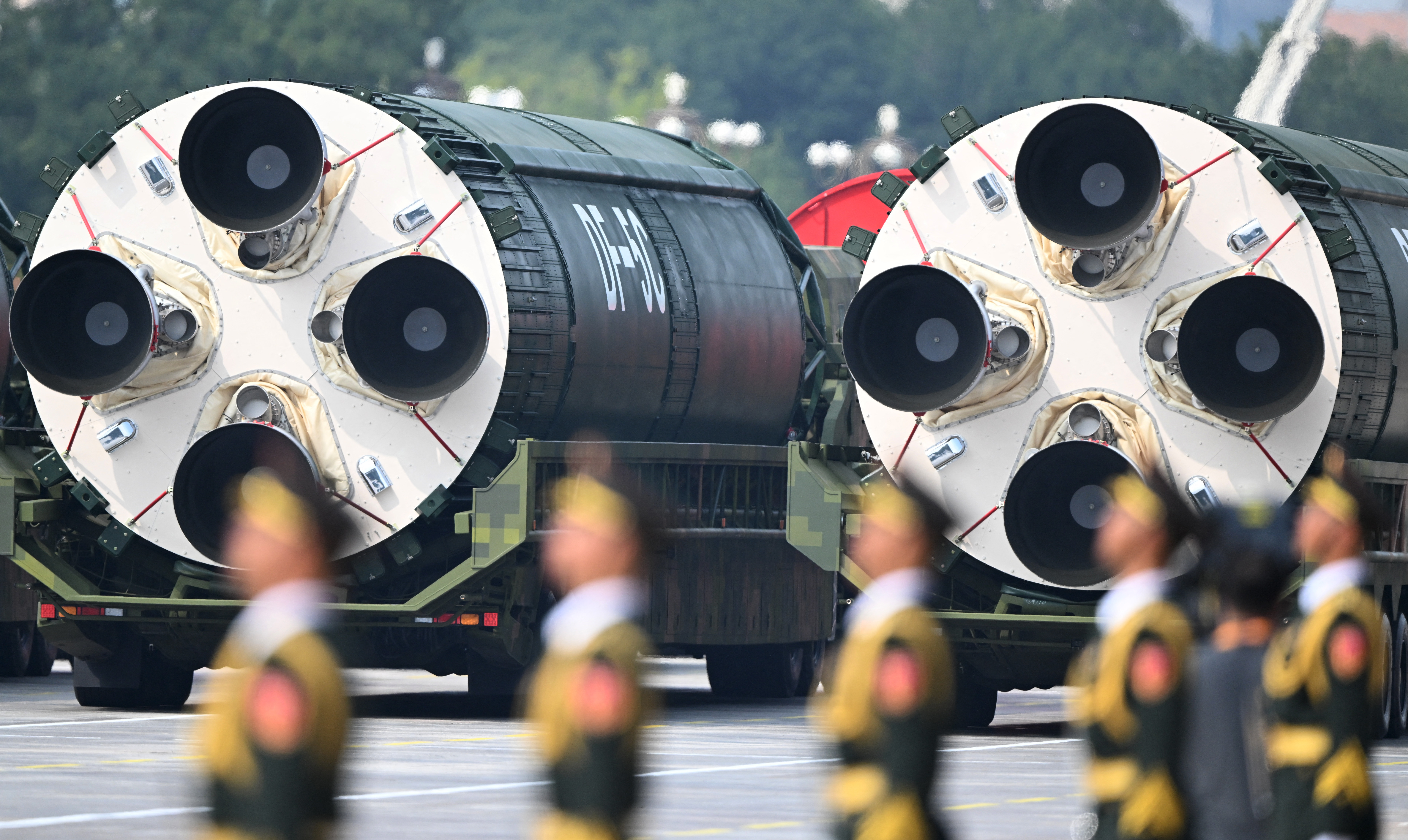 Face aux tensions mondiales, les puissances déploient davantage d'armes  nucléaires – L'Express