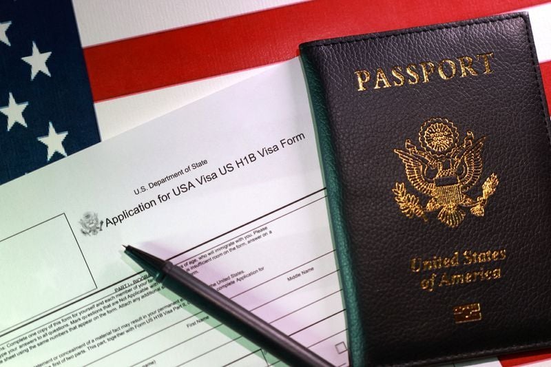 La taxe de 100 000 dollars imposée par Trump sur les visas H-1B peut-elle  résister aux contestations judiciaires ? | Zonebourse Suisse