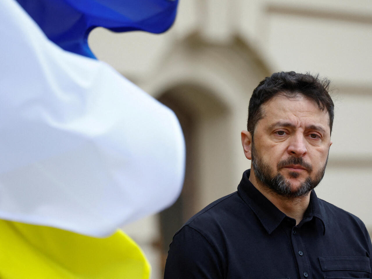 Ukraine : Zelensky s'entretient avec les émissaires de Trump, Moscou étudie  leur proposition - France 24