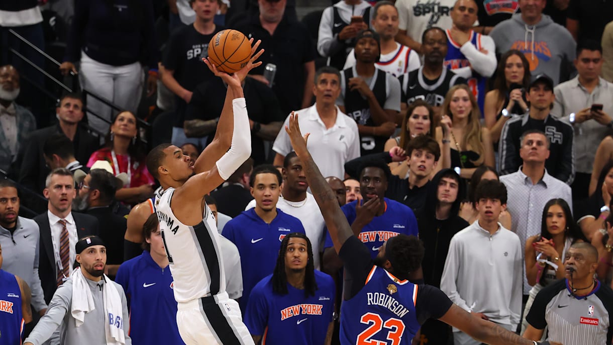 NBA Finals 2026 : Victor Wembanyama si proche, les Knicks mènent 2-0 face  aux Spurs | Résumé, statistiques