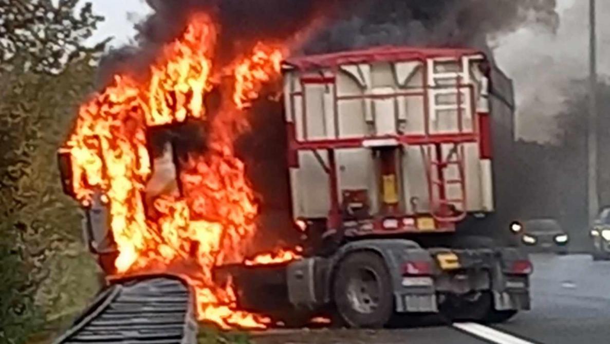 Je me suis retrouvé enfermé» dans un camion en feu, un routier ardennais  raconte son incroyable sauvetage