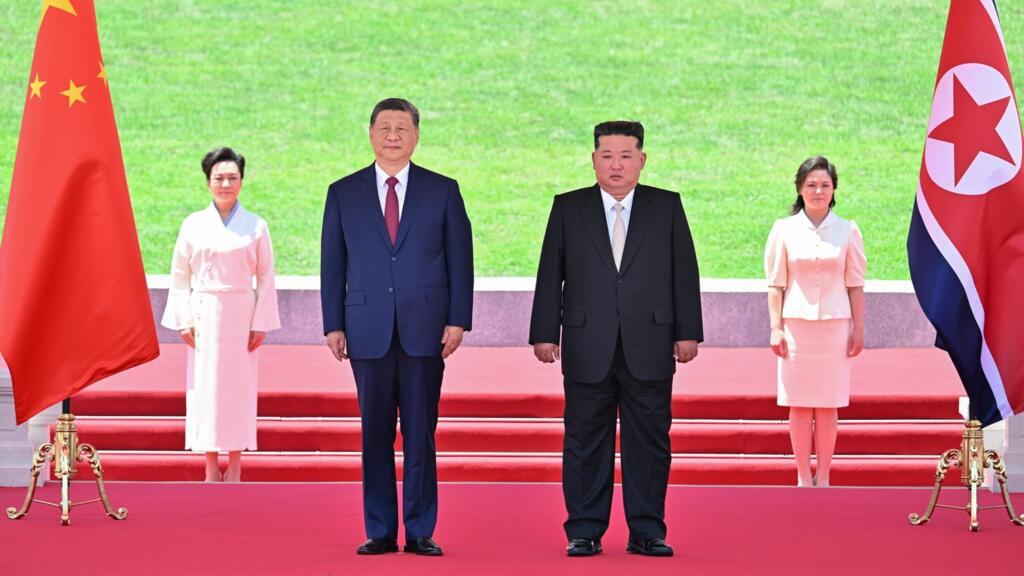 En Corée du Nord, Xi Jinping promet son "soutien indéfectible" à Kim  Jong-un - France 24