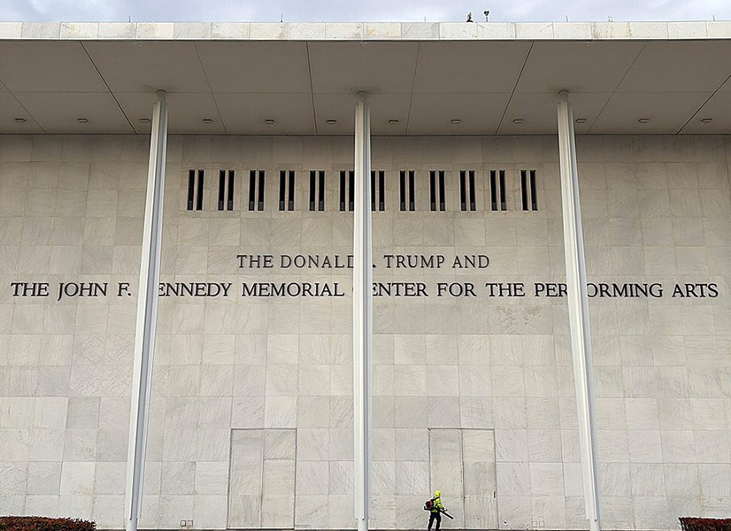Trump sommé d'effacer son nom du Kennedy Center