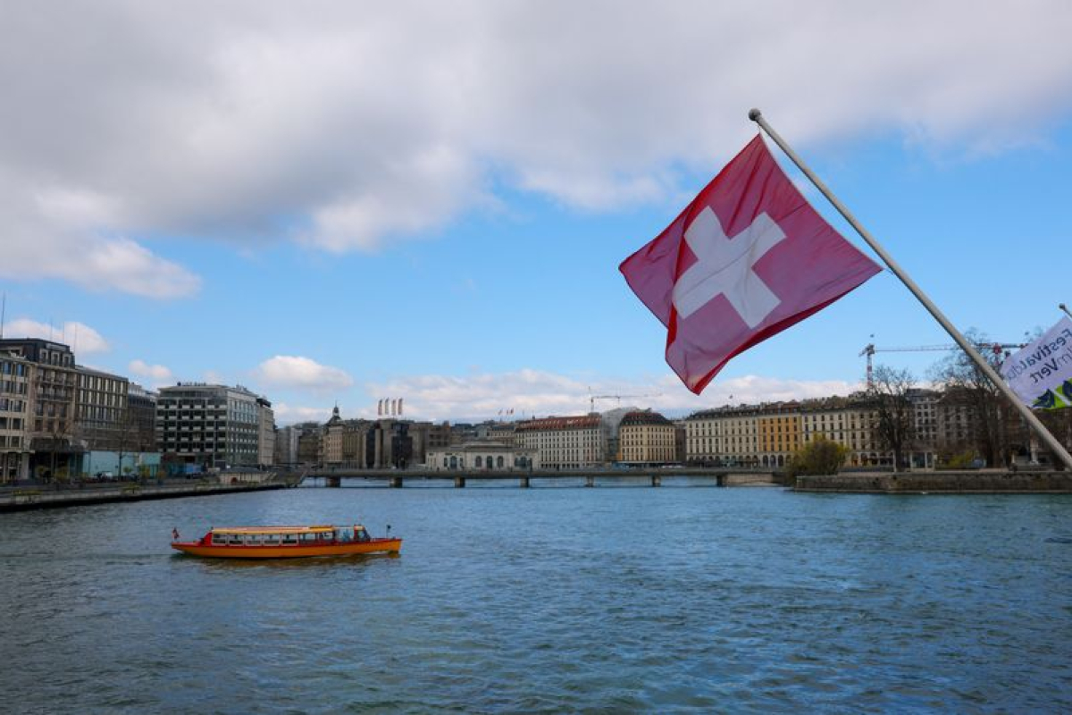 Suisse: Une courte majorité favorable au plafonnement de la population à 10  millions d'habitants, selon un sondage - 29/04/2026 à 11:51 - Boursorama