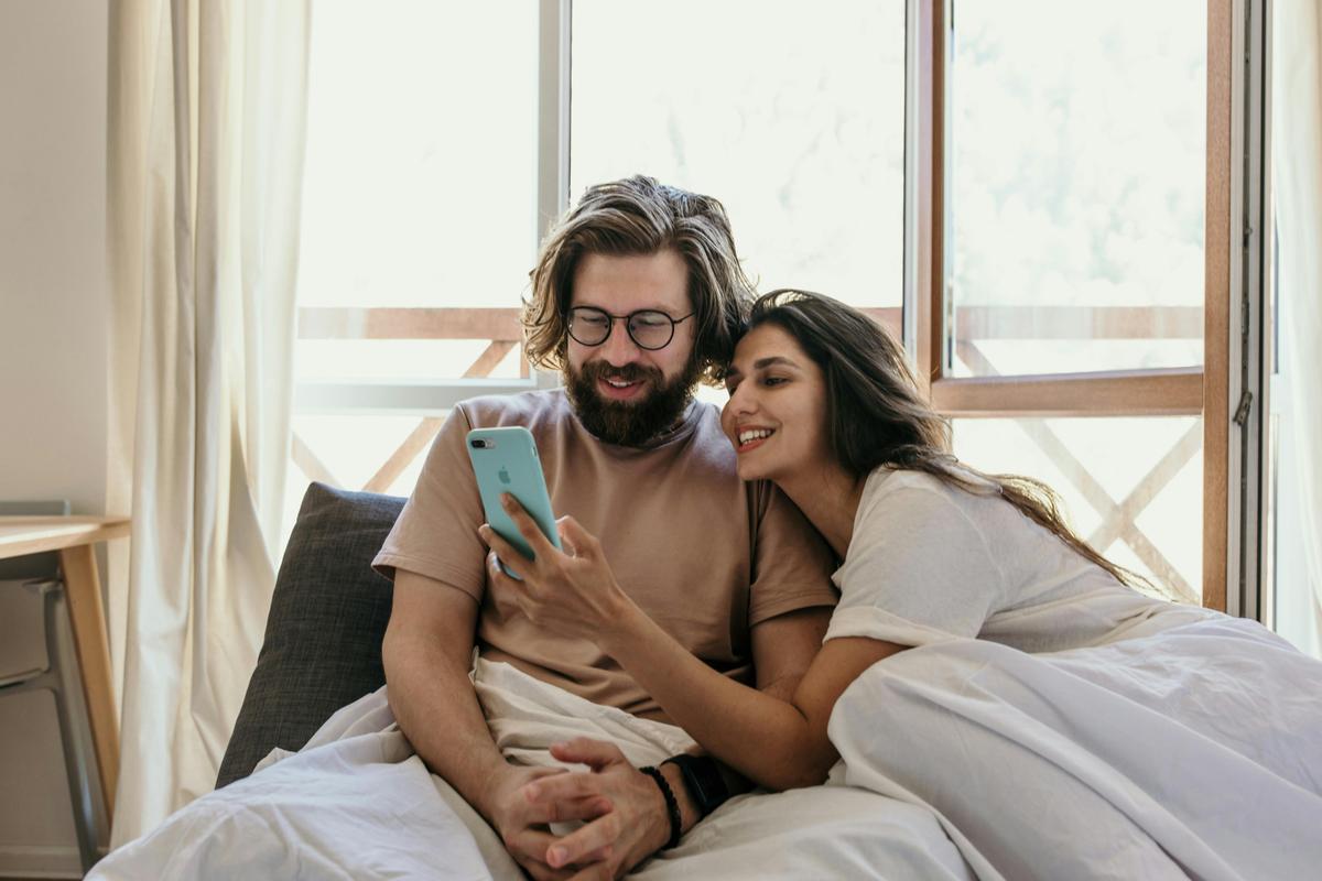 Hausse du nombre de smartphones, chute de la natalité : et si nos  téléphones étaient un coupable trop facile ? | Atlantico.fr