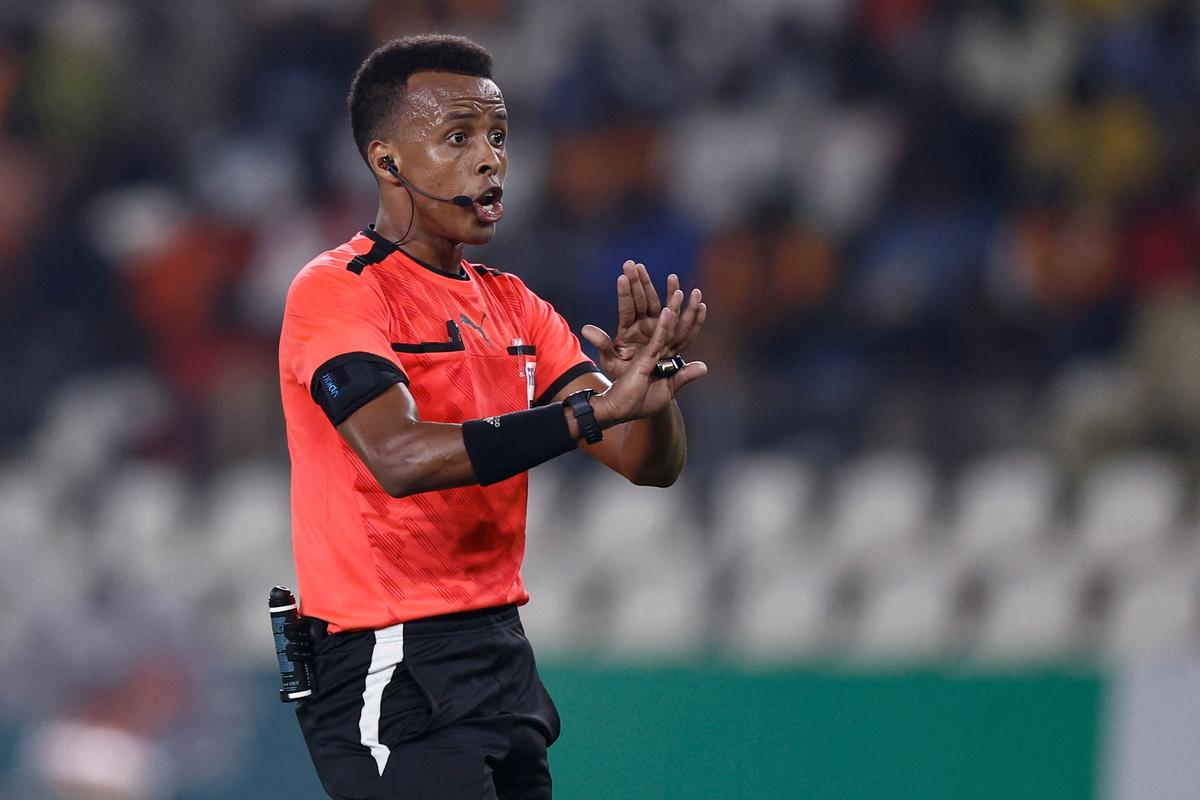 Coupe du monde de football 2026 : l'arbitre somalien Omar Abdulkadir Artan  écarté après s'être vu refuser l'entrée aux États-Unis