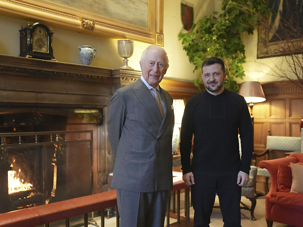 Volodymyr Zelensky reçu par le roi Charles III | Radio Lac