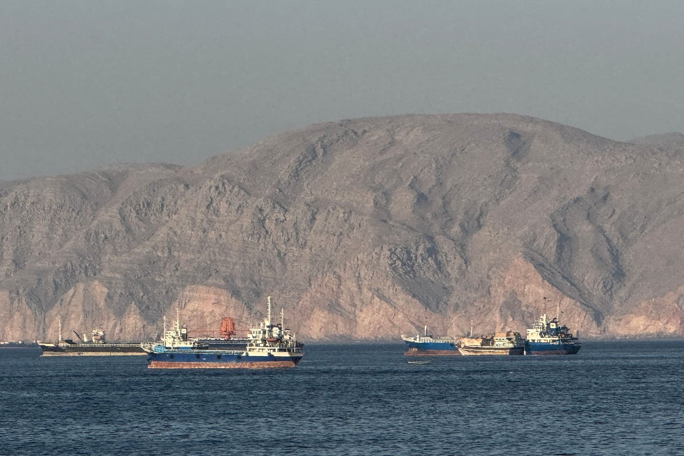 Un pétrolier touché par une explosion au large d'Oman | JDM