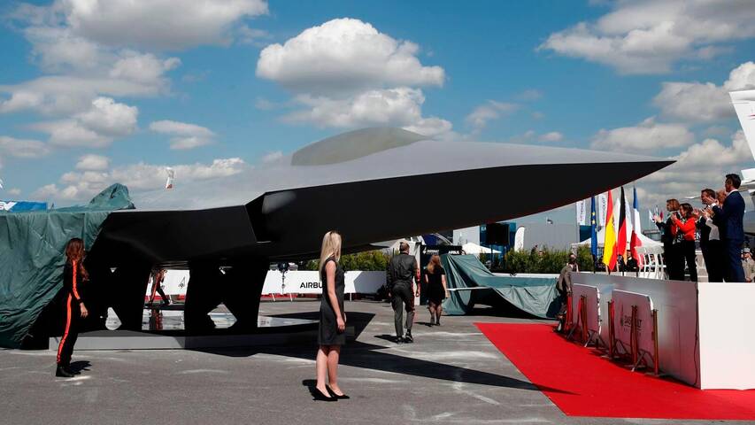 Berlin enterre l'avion de combat franco-allemand SCAF, sur fond de tensions  entre Airbus et Dassault - Le Temps