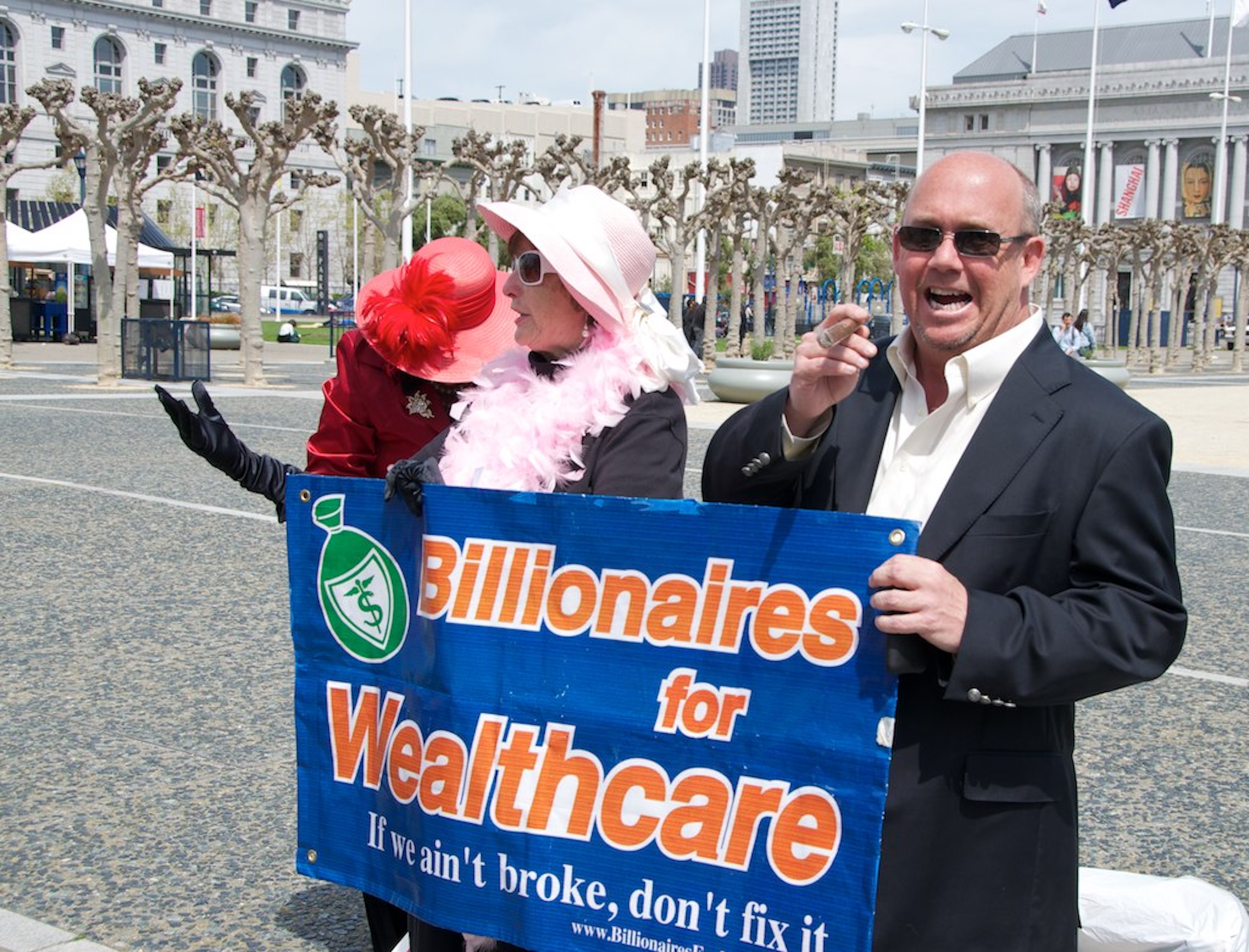 Taxer les milliardaires pour financer la santé : un référendum citoyen  lancé en Californie - Basta!