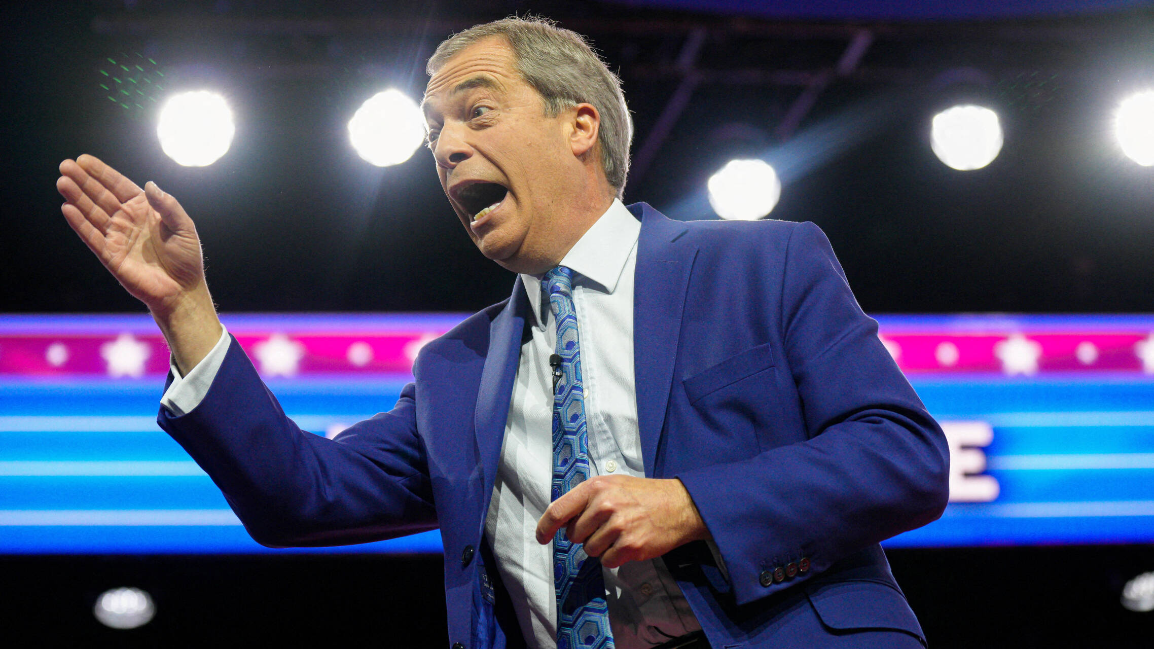 La fermeture du compte bancaire de Nigel Farage crée un tollé en Angleterre  - Le Temps