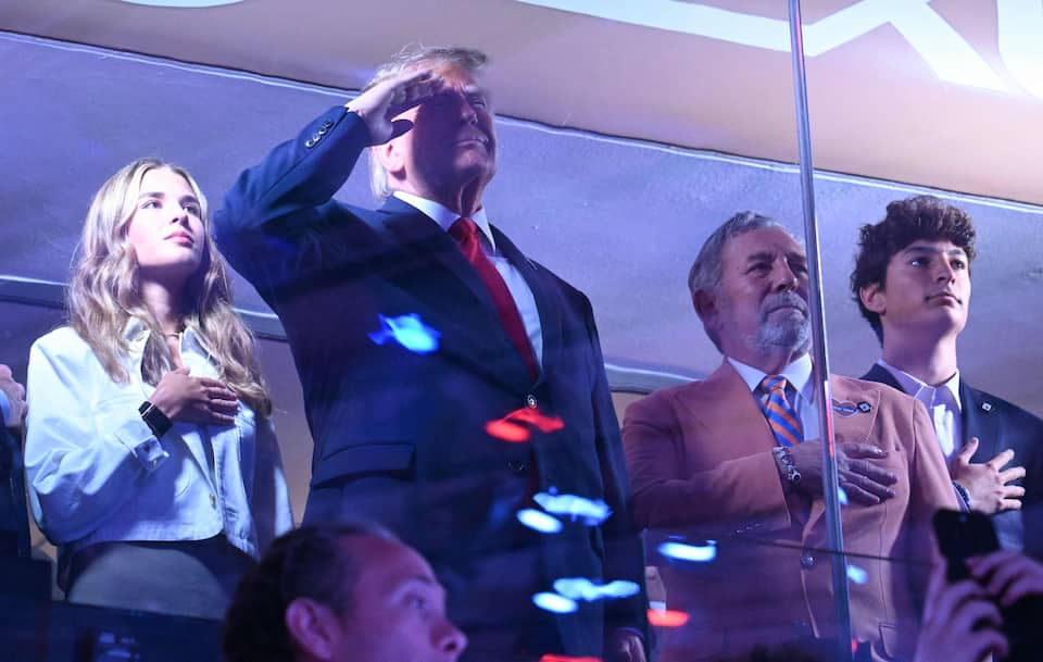 Donald Trump hué au Madison Square Garden de New York avant un match de finale  NBA | JDM