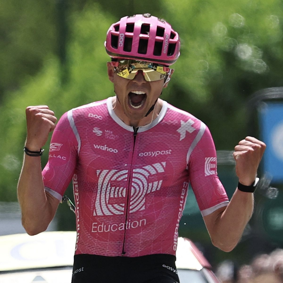 Tour Auvergne-Rhône-Alpes : le Français Alex Baudin fait coup double sur la  première étape avec la victoire et le maillot jaune – franceinfo