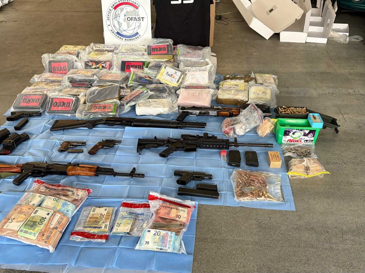 Fusils d'assaut, pistolets et fusil à pompe : un stock d'armes lié au  trafic de drogue saisi près de Bordeaux