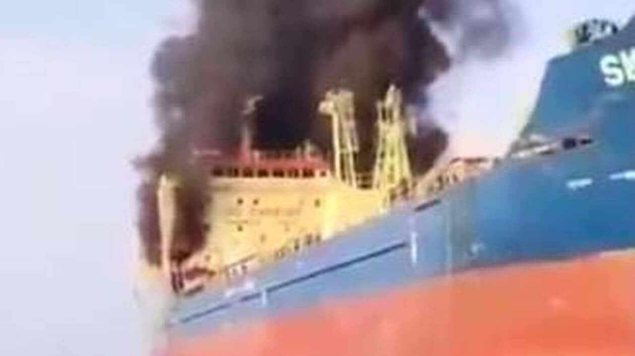 Un marin tué, pétrolier en feu, navigation presque interrompue dans le détroit  d'Ormuz : le point sur la guerre en Iran