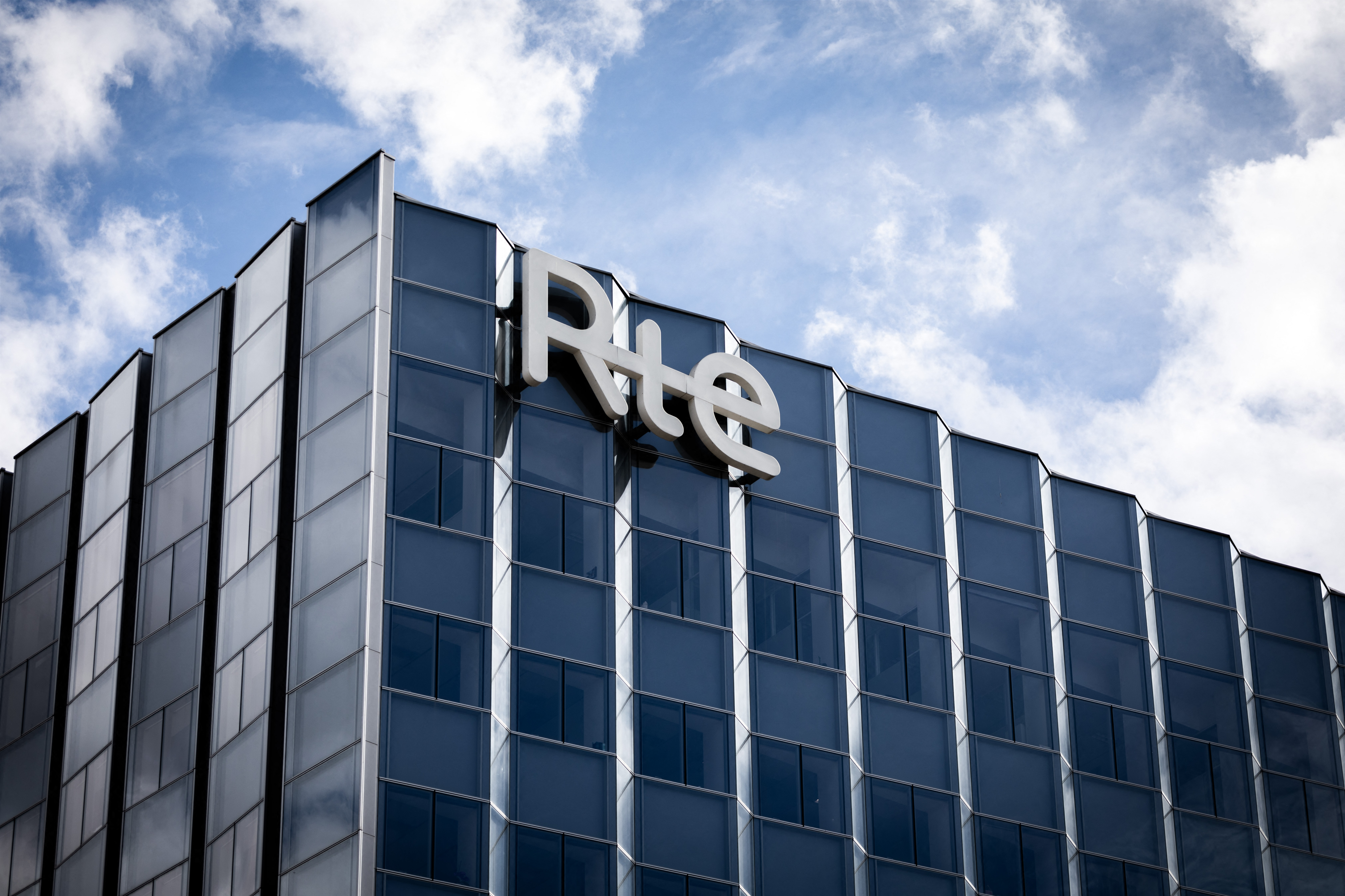 Une salariée de RTE menacée de licenciement pour le port d'un foulard sur  son lieu de travail, selon la CGT – Libération